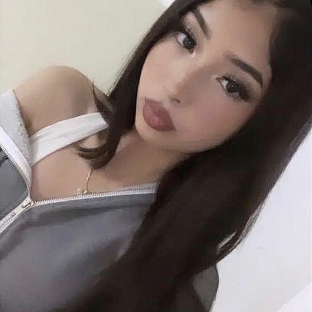 Meet your Posher, Mila